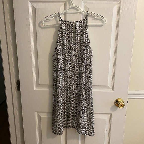 Lily Rose Black and White Patterned Sleeveless Dress with Back Slit Size S - Picture 2 of 5